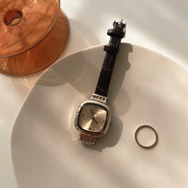 Ceas de dama zilnic mai multe modele