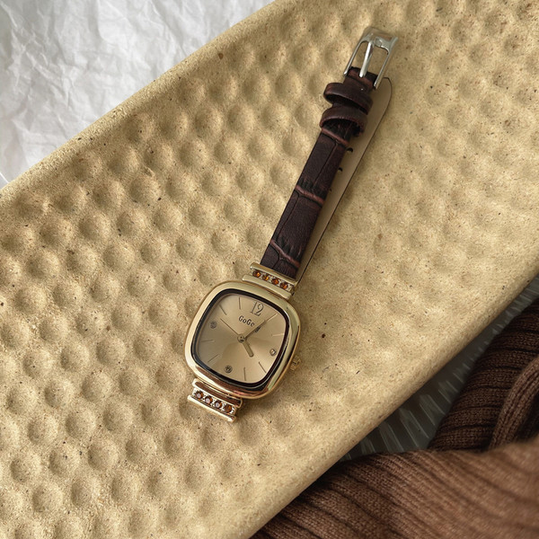 Ceas de dama zilnic mai multe modele