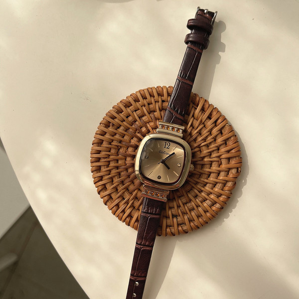 Ceas de dama zilnic mai multe modele