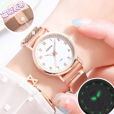 Γυναικείο ρολόι με λαμπερά βελάκια