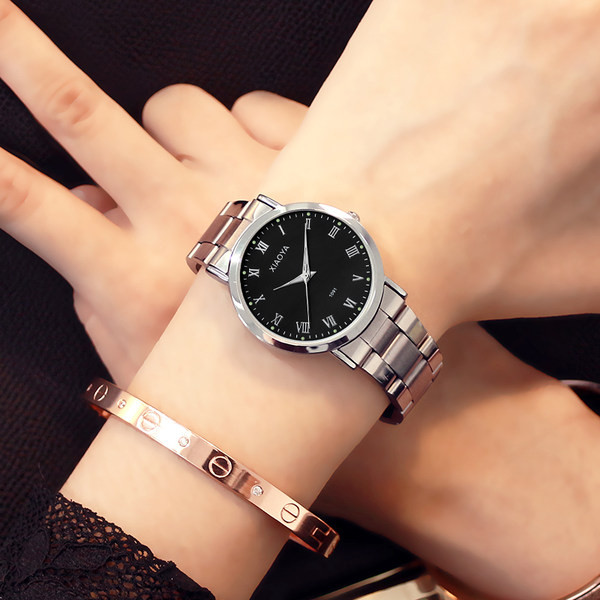 Οβάλ ανδρικό ρολόι με λουράκι από ανοξείδωτο ατσάλι