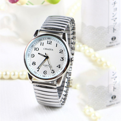 Sat s elastičnim metalnim lančićem - različiti promjeri brojčanika