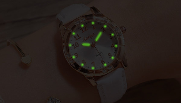 Ženski ručni sat, osvijetljen okruglim brojčanikom i remenom od eko kože