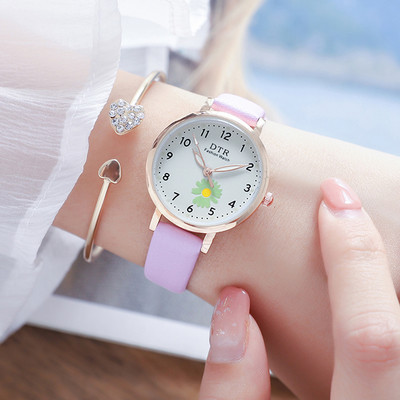 Μοντέρνο γυναικείο ρολόι με χρωματιστό λουράκι