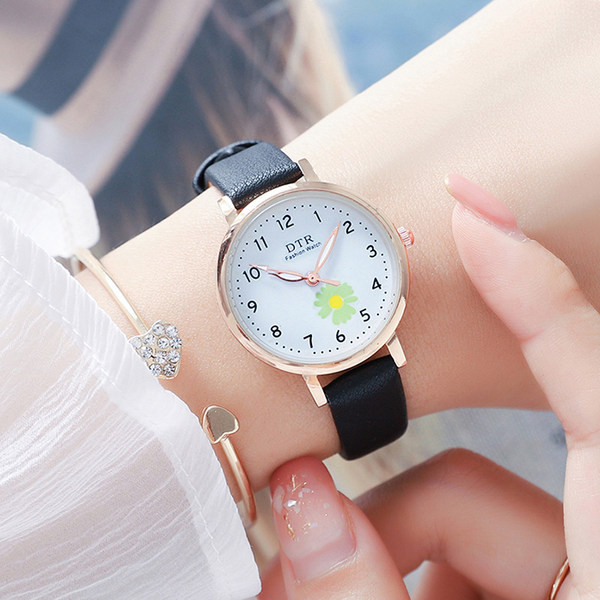 Μοντέρνο γυναικείο ρολόι με χρωματιστό λουράκι