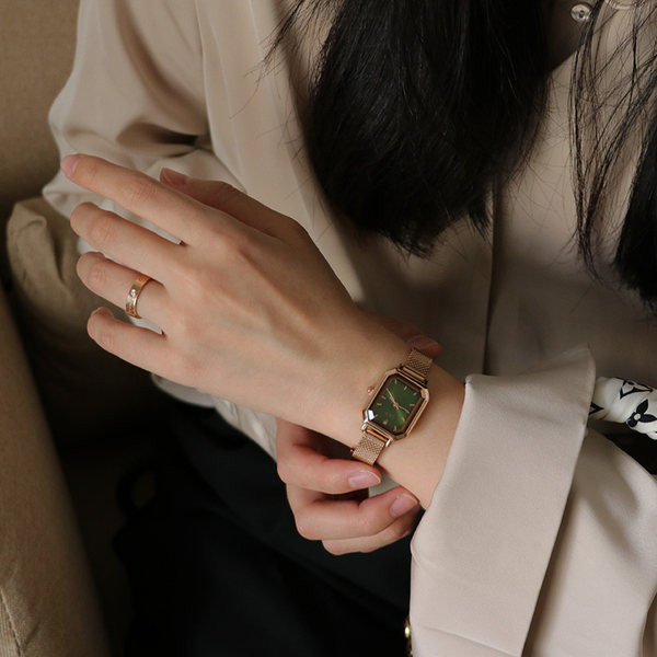 Ceas patrat de dama cu inchizator metalic