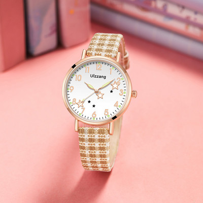 Φωτεινό γυναικείο ρολόι με στρογγυλή θήκη και δερμάτινο λουράκι