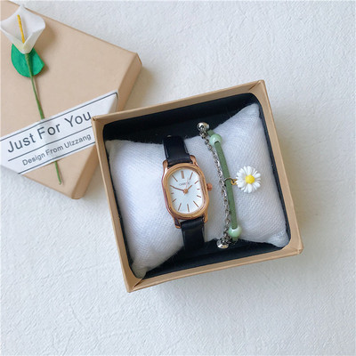 Νέο μοντέλο γυναικείο τετράγωνο ρολόι με δερμάτινο λουράκι