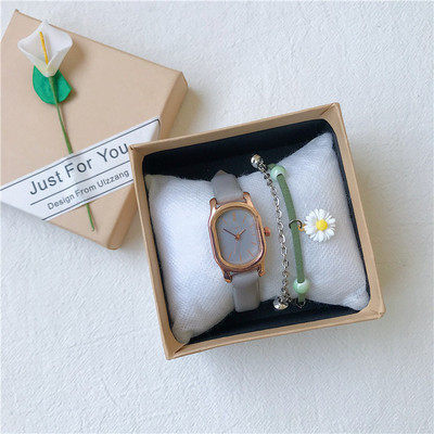 Νέο μοντέλο γυναικείο τετράγωνο ρολόι με δερμάτινο λουράκι