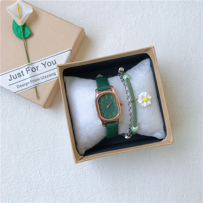 Νέο μοντέλο γυναικείο τετράγωνο ρολόι με δερμάτινο λουράκι