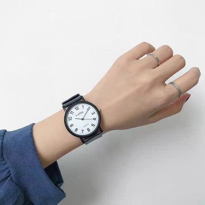 Νέο μοντέλο γυναικείο ρολόι - με δερμάτινο λουράκι