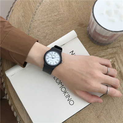 Ρολόι για άνδρες και γυναίκες με καουτσούκ, μαύρο λουράκι και στρογγυλή πλάκα