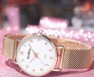 Μοντέρνο ρολόι με οικολογικό δέρμα ή λουράκι από ανοξείδωτο ατσάλι