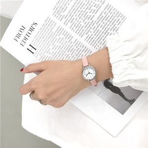 Καθημερινό ρολόι με λουράκι από οικολογικό δέρμα