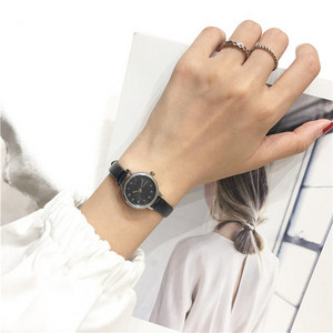 Καθημερινό ρολόι με λουράκι από οικολογικό δέρμα