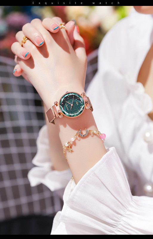 Елегантен дамски часовник с метална  каишка 