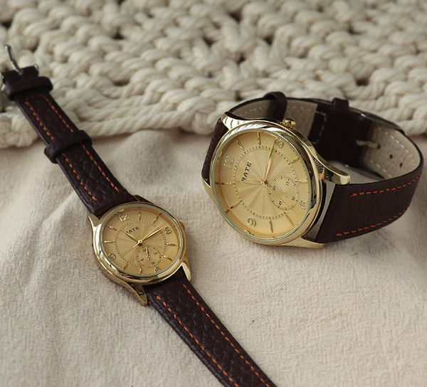 Νέο μοντέλο ρολόι με δερμάτινο λουράκι για γυναίκες