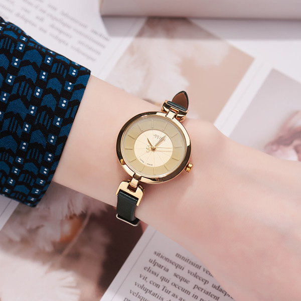 Нов модел дамски часовник с тънка каишка от еко кожа