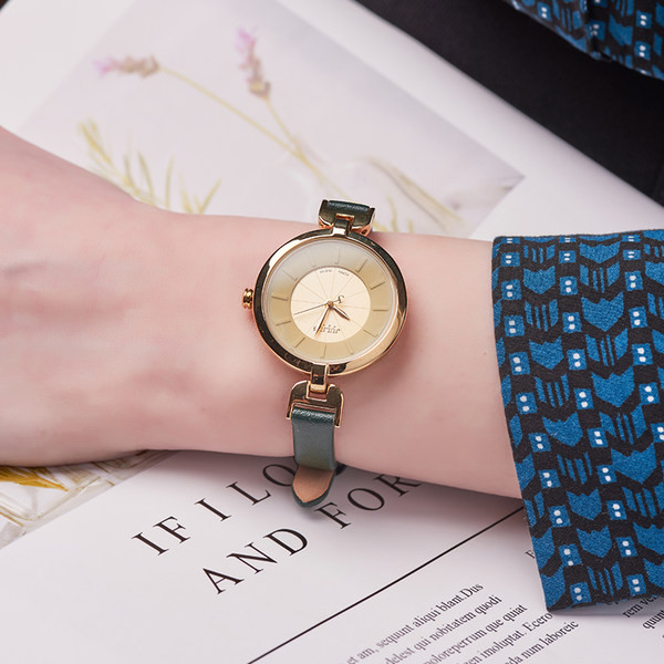 Нов модел дамски часовник с тънка каишка от еко кожа