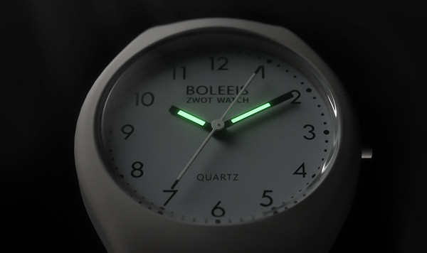 Ceas de dama cu curea din silicon si maini iluminate