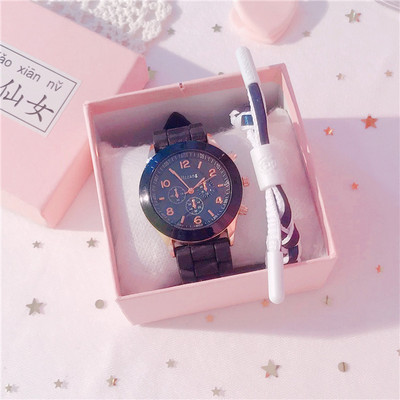 Γυναικείο ρολόι με λουράκι από καουτσούκ και στρογγυλή θήκη