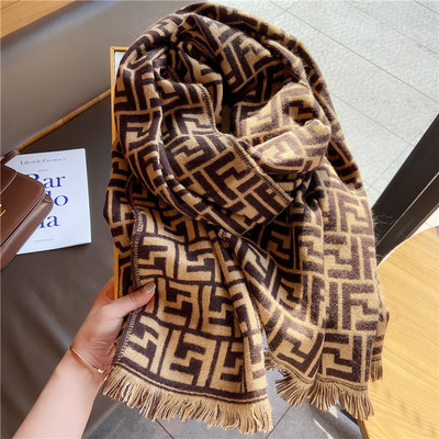 Νέο μοντέλο γυναικείο φουλάρι σε πολλά χρώματα