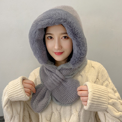 Μοντέρνο γυναικείο πλεκτό καπέλο με πούπουλο