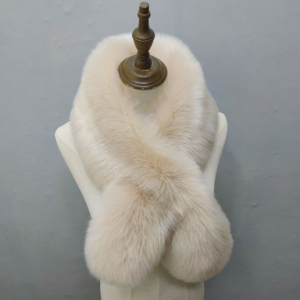 Пухен дамски шал в няколко цвята