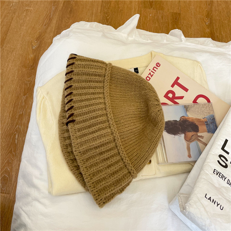 Novi model elegantne ženske pletene kape