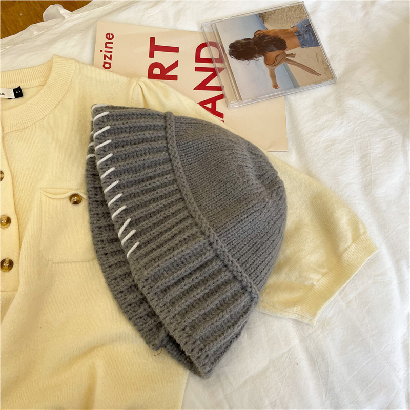 Novi model elegantne ženske pletene kape