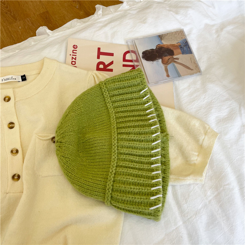 Novi model elegantne ženske pletene kape