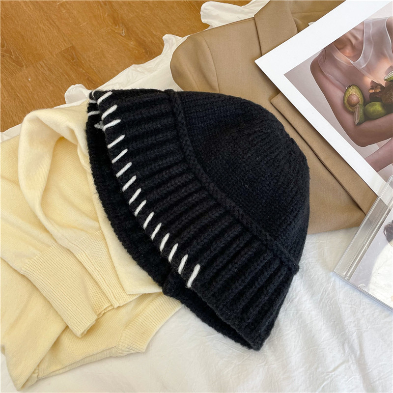 Novi model elegantne ženske pletene kape