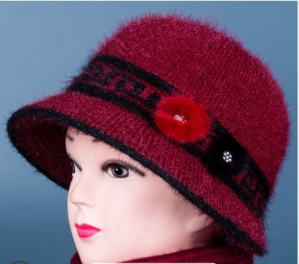 Palarie de dama tricotata eleganta in doua modele