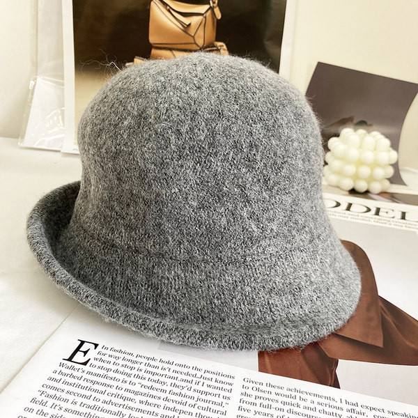 Palarie moderna de dama model simplu