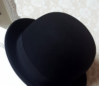 Μοντέλο γυναικείο καπέλο φθινοπώρο-χειμώνα μονόχρωμο