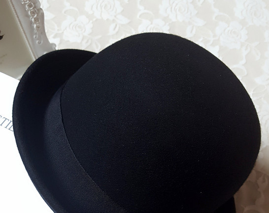 Μοντέλο γυναικείο καπέλο φθινοπώρο-χειμώνα μονόχρωμο