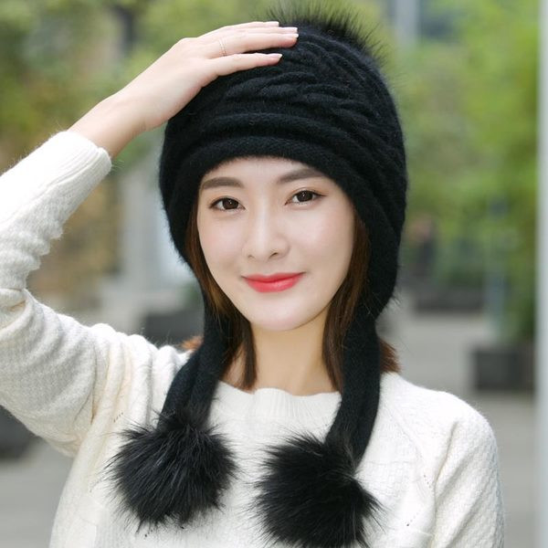 Дебела зимна шапка с помпони