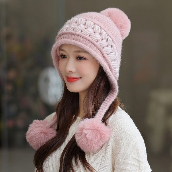 Дебела зимна шапка с помпони