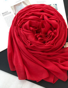 Καθημερινό γυναικείο κασκόλ - κλασικό μοντέλο