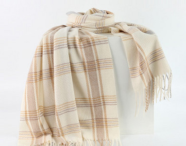 Γυναικείο καρό φουλάρι με κρόσσια