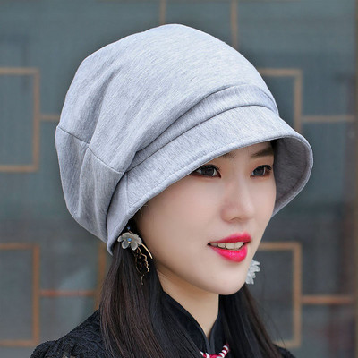 Ženska kapa u četiri boje