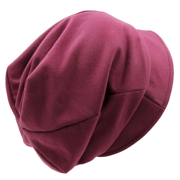 Ženska kapa u četiri boje