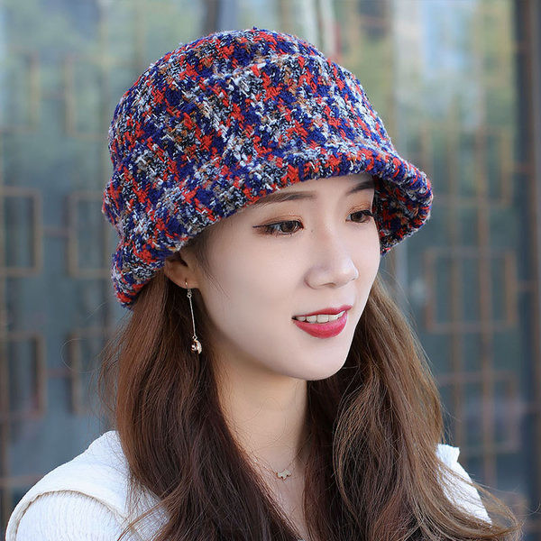 Дамска модерна цветна шапка тип идьотка 
