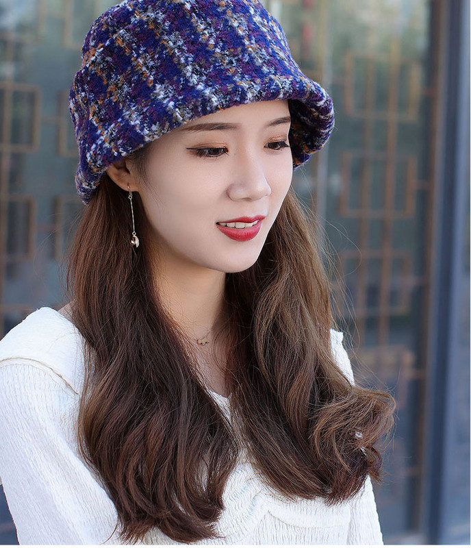 Дамска модерна цветна шапка тип идьотка 
