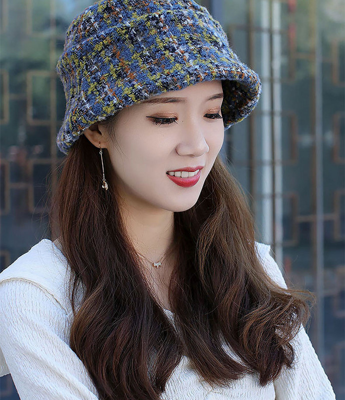 Дамска модерна цветна шапка тип идьотка 