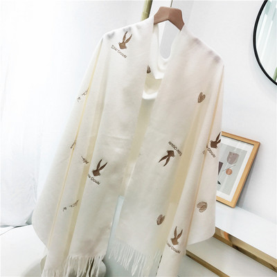 Γυναικείο φουλάρι με κρόσσια και κέντημα