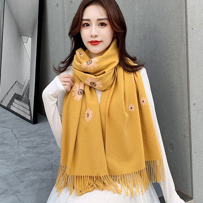 Casual γυναικείο φουλάρι με κρόσσια και κέντημα