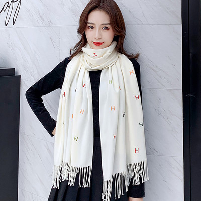 Casual γυναικείο φουλάρι με κρόσσια και κέντημα