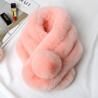 Дамски пухен шал - зимен