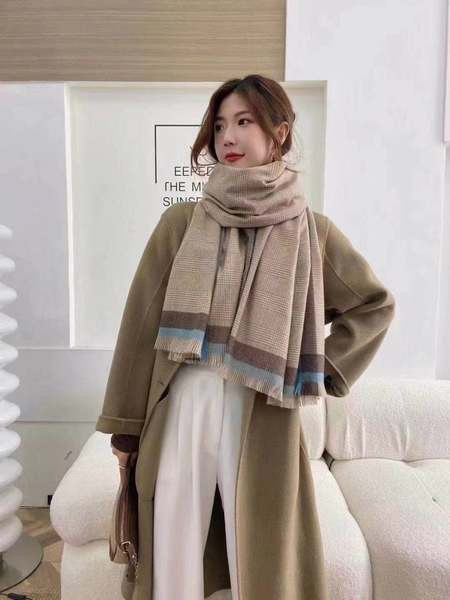 Moderni ženski šal s resama